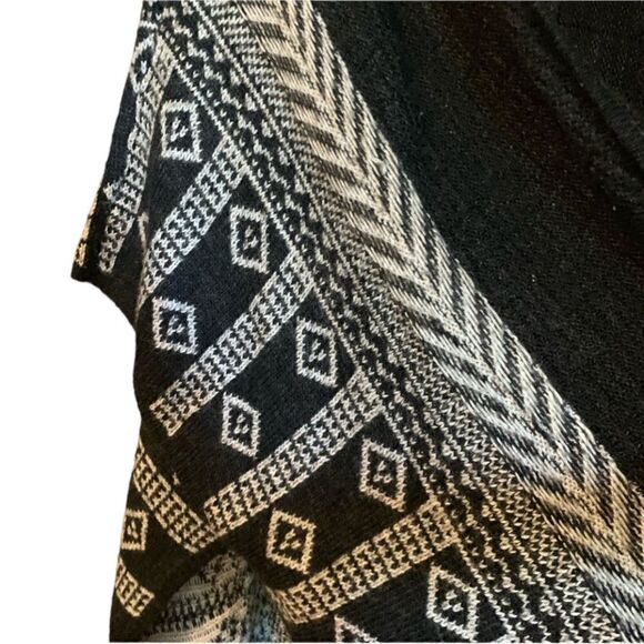 Garage wool blend poncho sweater. Size xs/s - Picture 6 of 9